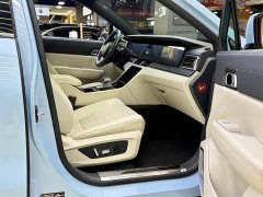Li Auto Ideal ONE 2020 extended range 6-seater version - фото 16
