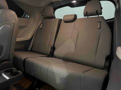 Toyota Granvia 2023 2.5L Hybrid Luxury - фото 13