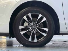 Toyota Granvia 2023 2.5L Hybrid Luxury - фото 15