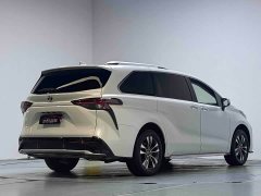 Toyota Granvia 2023 2.5L Hybrid Luxury - фото 16
