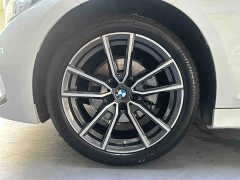 BMW 3 Series 320Li M Sports Package - фото 3