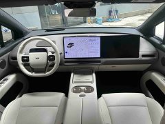 Li Auto Ideal i6 two-wheel drive standard version - фото 7