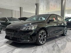 Lynk & Co Focus Hatchback EcoBoost 180 Automatic ST Line - фото 1