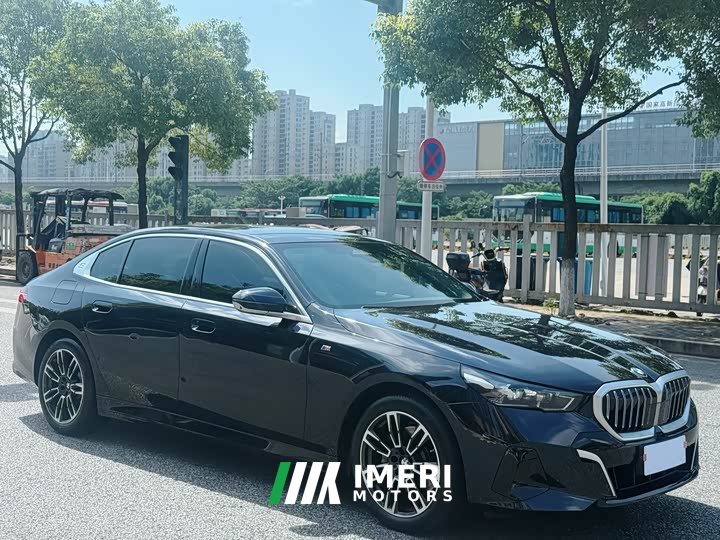 BMW 5 Series 2025 530Li Leading M Sports Package - автомобиль из Китая