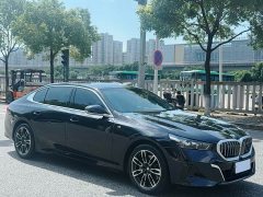 BMW 5 Series 2025 530Li Leading M Sports Package - фото 1