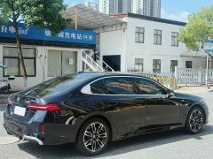 BMW 5 Series 2025 530Li Leading M Sports Package - фото 7