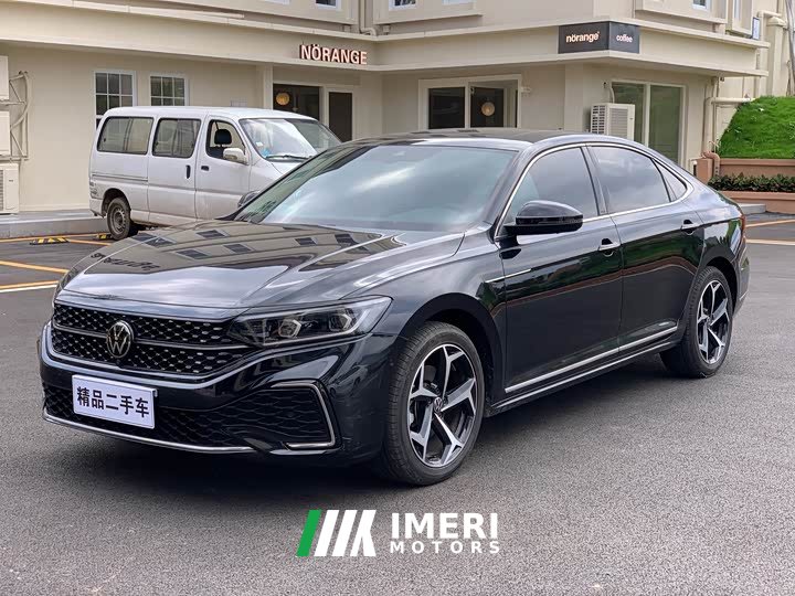 Volkswagen Passat 330TSI Starry Sky Deluxe Edition - автомобиль из Китая