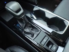 Toyota Camry Dual Engine 2.0HE Elite Edition - фото 15