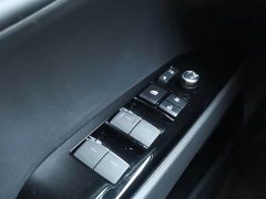 Toyota Camry Dual Engine 2.0HE Elite Edition - фото 17