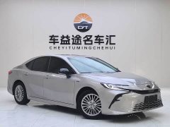 Toyota Camry Dual Engine 2.0HE Elite Edition - фото 3