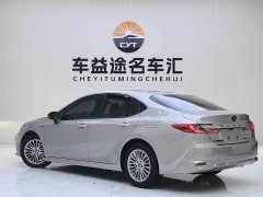Toyota Camry Dual Engine 2.0HE Elite Edition - фото 6