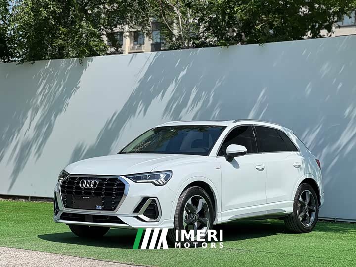 Audi Q3 35 TFSI Fashionable and Dynamic - автомобиль из Китая