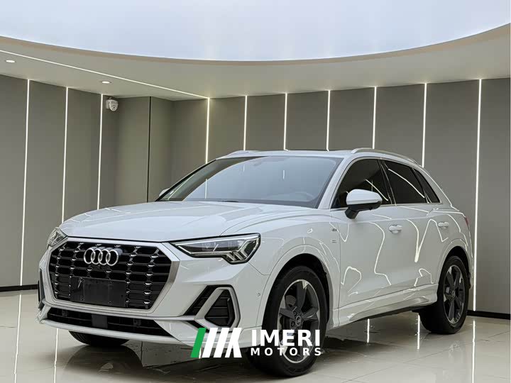 Audi Q3 35 TFSI Fashionable and Dynamic - автомобиль из Китая