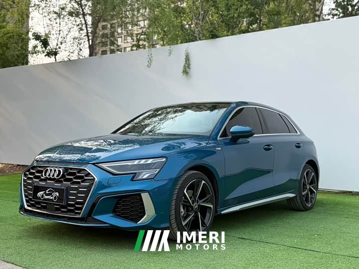 Audi A3 Sportback 35 TFSI stylish and sporty - автомобиль из Китая