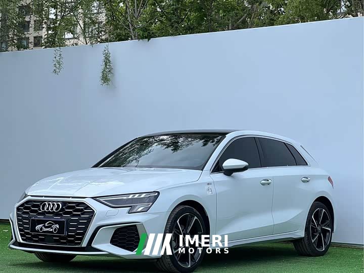 Audi A3 Sportback 35 TFSI stylish and sporty - автомобиль из Китая