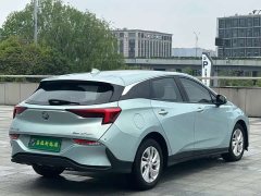 Lynk & Co Weilan 6 2022 plug-in hybrid interconnected fashion - фото 3