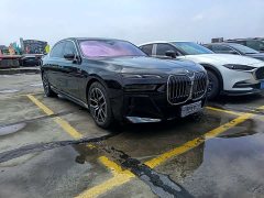 BMW 7 Series 2023 735Li M Sports Package - фото 3