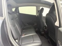 Tesla Model Y rear-wheel drive version - фото 7
