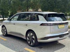 Lynk & Co eπ008 210Max extended range version 6 seats - фото 7
