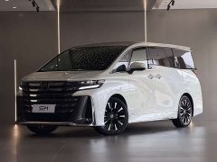 Toyota Vellfire Crown Hybrid 2.5L Executive Lounge - фото 1