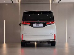 Toyota Vellfire Crown Hybrid 2.5L Executive Lounge - фото 5