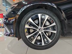 Mercedes-Benz E-Class New Energy Three E 350 e L plug-in hybrid sedan - фото 5