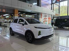 Geely Geometry E Firefly 401KM Linglong Tiger 4 seats - фото 3