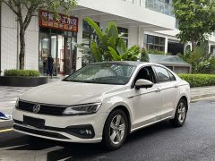 Volkswagen Lamando 230TSI DSG Fashion Edition - фото 1