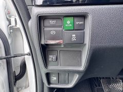 Honda Odyssey 2022 2.0L e:HEV Rui Enjoy Edition - фото 15