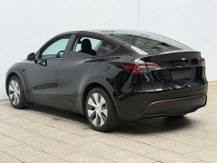 Tesla Model Y 2022 rear-wheel drive version - фото 17