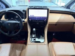 Toyota Wilfa 2024 Crown Dual Engine 2.5L Supreme Executive Edition - фото 8