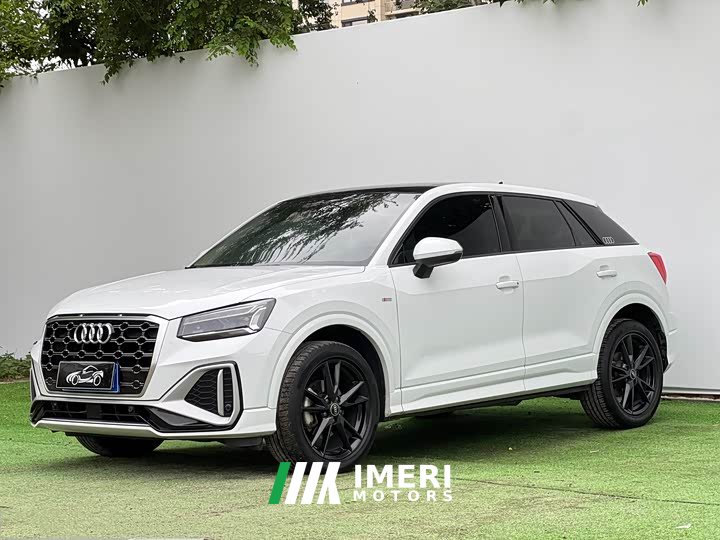 Audi Q2L 35 TFSI fashionable and dynamic - автомобиль из Китая