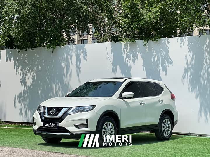 Nissan X-Trail Classic 2.0L 2WD Intelligent Link Premium Edition - автомобиль из Китая