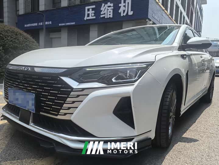 BMW Yixuan MAX 1.5T super cool fashion dad version - автомобиль из Китая