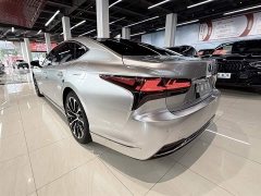 Lexus LS 500h Executive Edition - фото 9