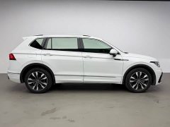 Volkswagen Tiguan L 330TSI automatic two-wheel drive R-Line version - фото 8