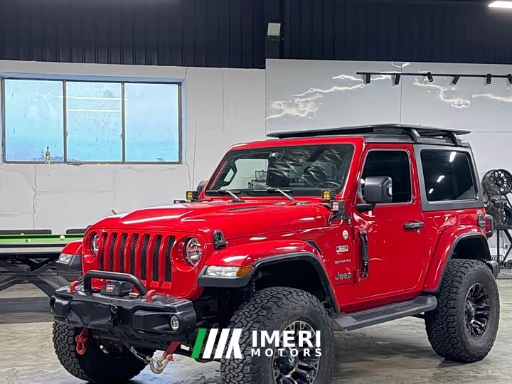 Mercedes-Benz Wrangler 2.0T Sahara two-door version - автомобиль из Китая