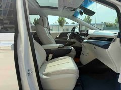 BMW Century 2025 2.0T Six-seater Yuanshi Edition - фото 11