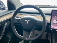 Tesla Model 3 rear-wheel drive version - фото 10