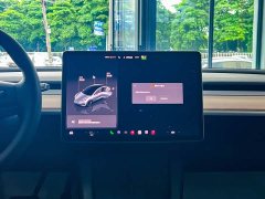 Tesla Model 3 rear-wheel drive version - фото 9