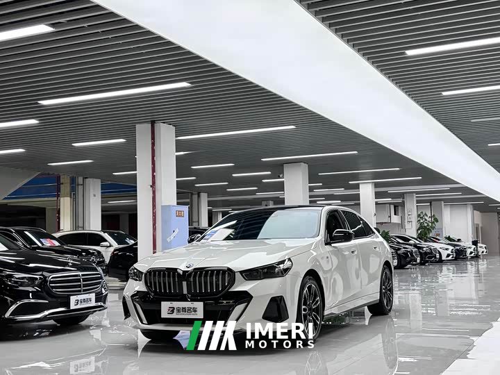 BMW 5 Series 530Li Leading M Sports Package