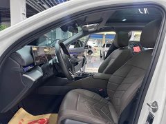 BMW 5 Series 530Li Leading M Sports Package - фото 4