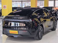Tesla Model Y facelift long-range all-wheel drive version - фото 15