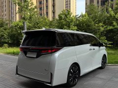 Toyota Vellfire 2024 Crown Hybrid 2.5L Executive Lounge - фото 7