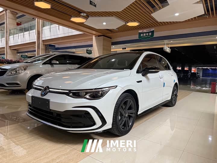 Volkswagen Golf 2021 280TSI DSG R-Line - автомобиль из Китая