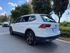 Volkswagen Tiguan L 330TSI automatic two-wheel drive smart version - фото 6