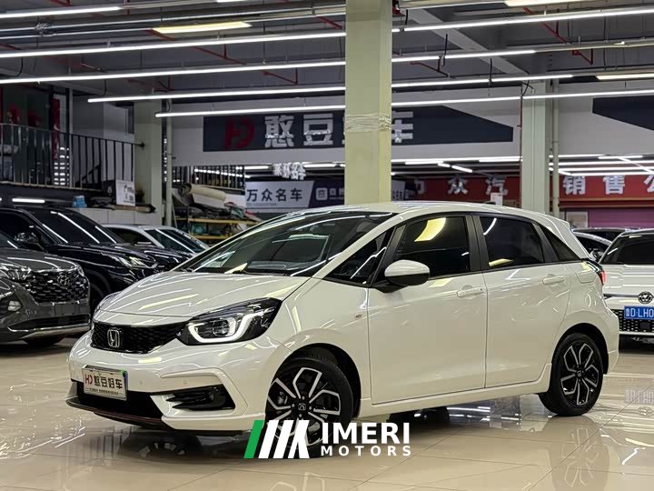 Lynk & Co LIFE 2021 1.5L CVT SPORT Heartbeat Edition - автомобиль из Китая