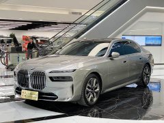 BMW 7 Series 740Li Leading Luxury Package - фото 1