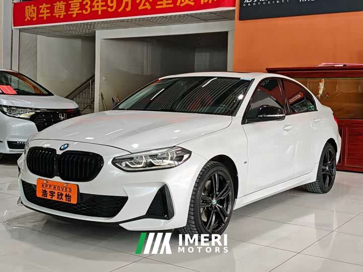 BMW 1 Series 125i M Sports Night Edition - автомобиль из Китая