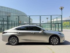 Lexus ES 200 Premium Edition - фото 4